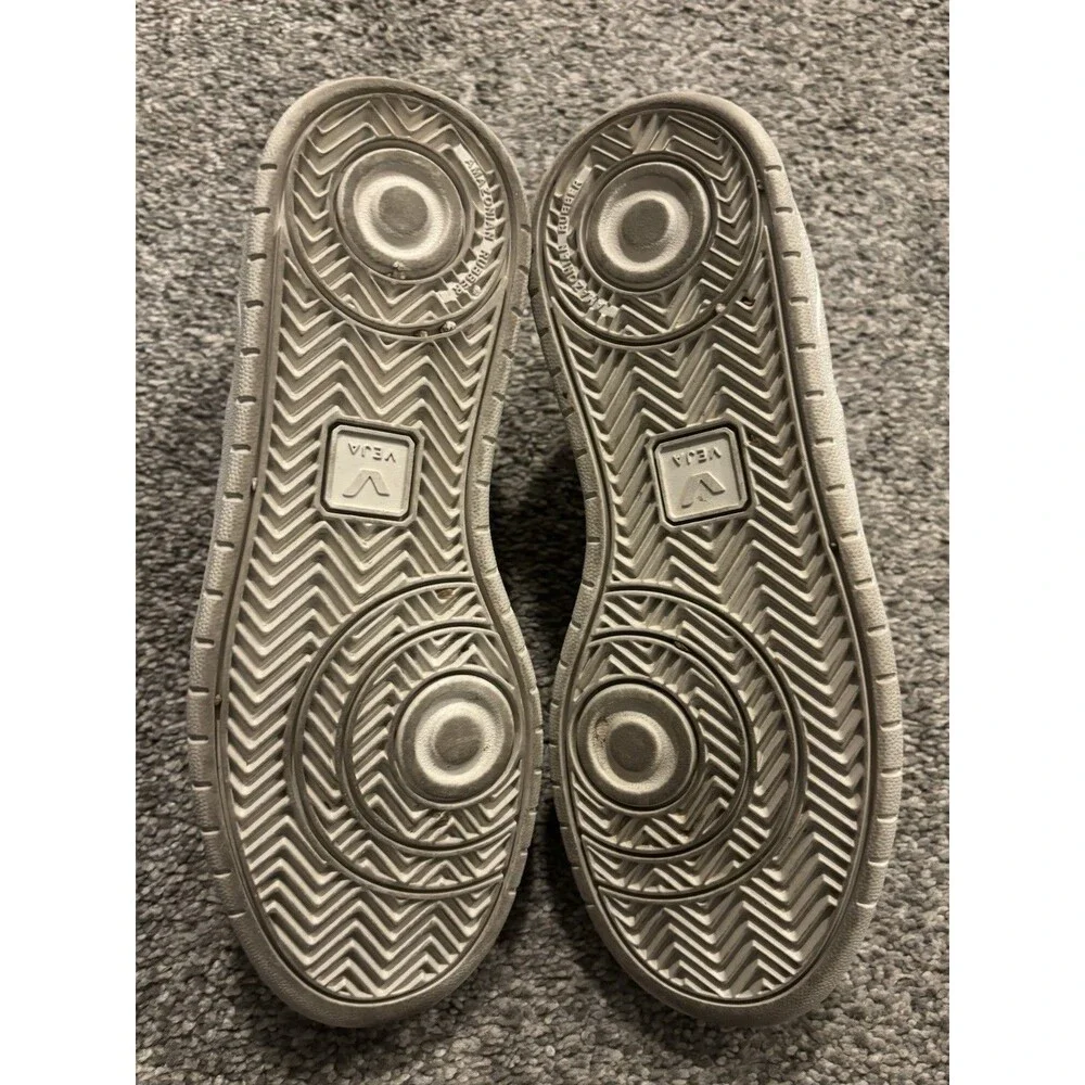 Veja pre owned